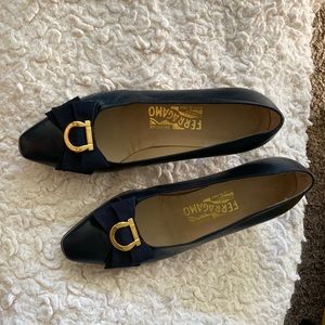 Salvatore Ferragamo pumps sz 8